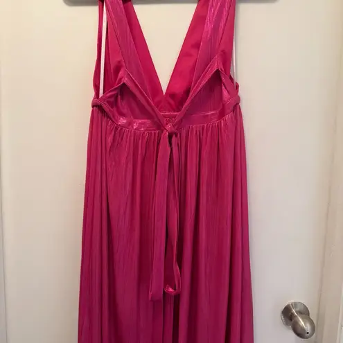 Minuet Hot Pink Metallic Pleated Formal Maxi Dress – Size M (Like New)