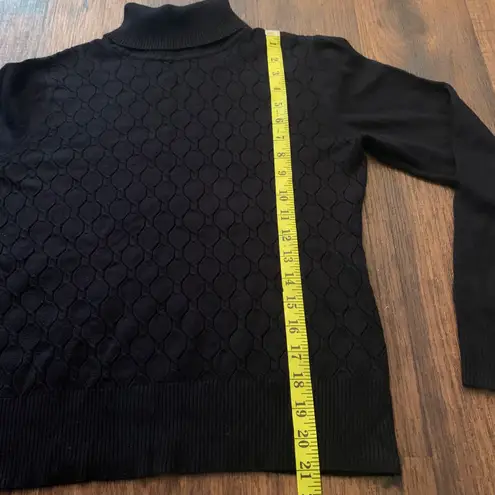 Melrose Chic Turtleneck Black Sweater Size L, Lightweight - Image 5