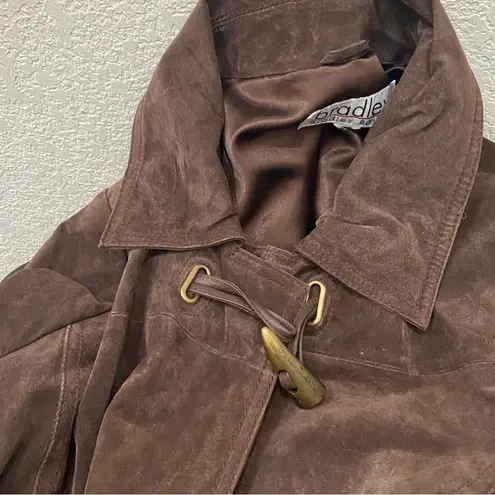 BRADLEY BAYOU Brown Suede Leather Horn