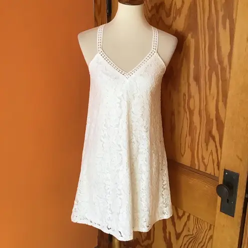 Jun & Ivy Feminine white lace mini dress