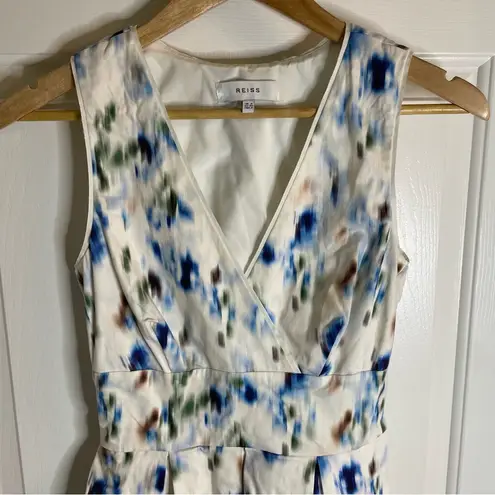 Reiss White & Blue Mini Dress With Side Zipper Size 4 cutout design chic