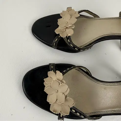 Vintage Fioni Black and Cream Floral Heels Size 8