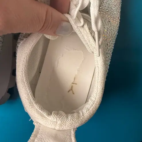 Yoki White Sparkling Sneakers with Textured Design