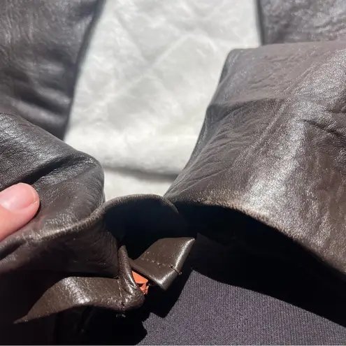 Vintage women’s Brown chocolate 100% Leather pants zippers buttons biker size 4