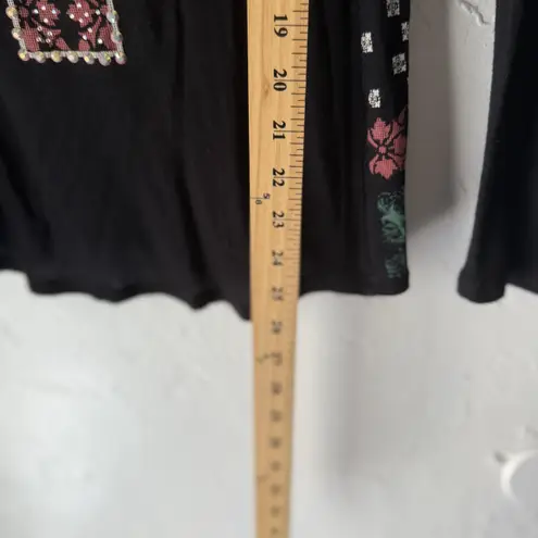 Be Vocal Shirt Womens Small Long Sleeve Cross Pattern Pearl Stud Western Grunge Black