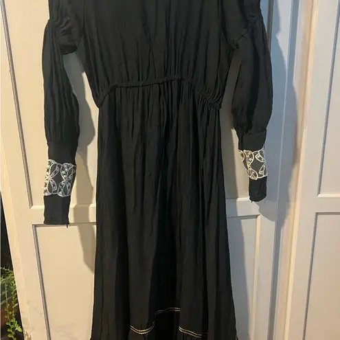 Chic Black Long Sleeve Dress with White Embroidery Size M