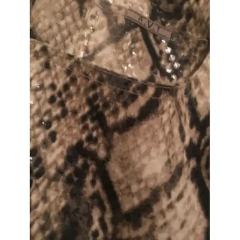 R.V.T. Jeans Co. Women's Pants Snake Skin Pattern Bottoms MultiColor Size 24