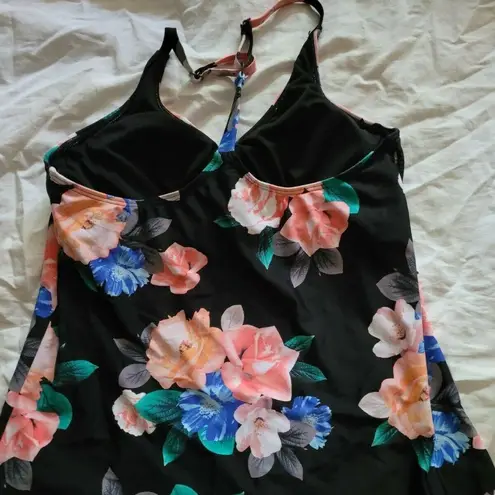 Macy's  Island Escape Tankini Top size 8