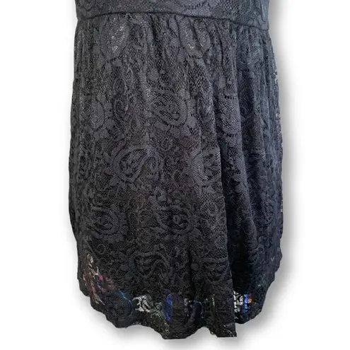 Vintage Y2K Black Lace Babydoll Top Spaghetti Straps Empire Waist Bow Back Small