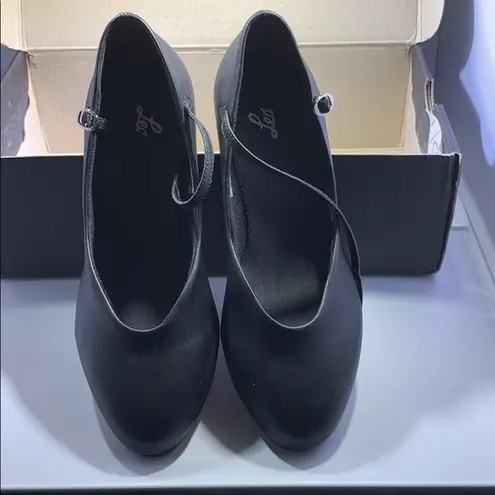 Leo women’s chorus line low black dance heels 6.5