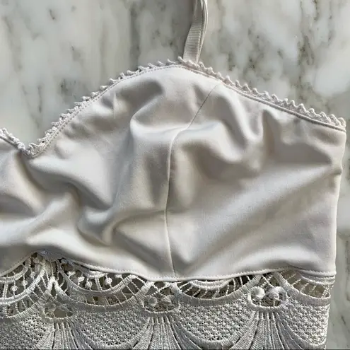 White Cropped Bra Top With Lace Detail