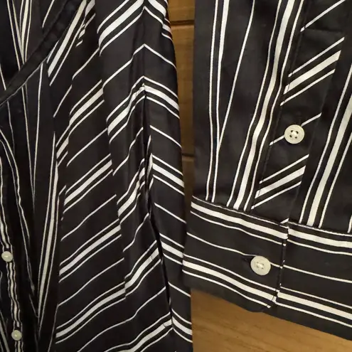 Untuckit For Her Size 8/Medium Willow Black White Stripe Long Sleeve Shirt Dress