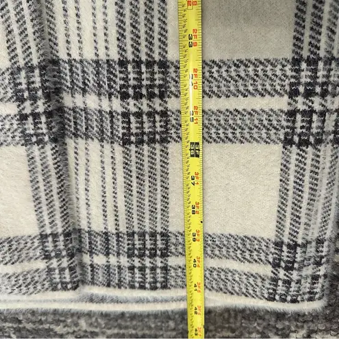 Cyrus NWT Women’s Size L Munich Plaid Cream Gray Plaid Open Front Mink Coat