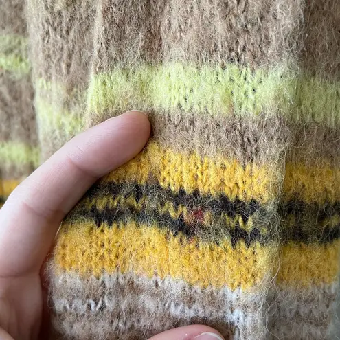 Every Fuzzy Vintage Stripe Crew Neck Long Sleeve Sweater in Women's Size S Yellow