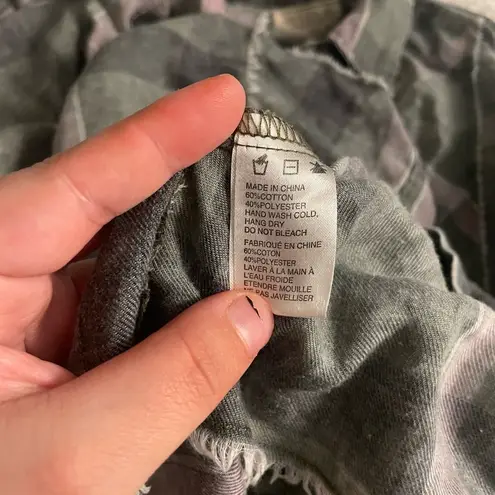 sinuous women’s plaid peplum top