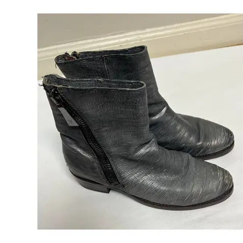 Frye  Demi Zip Bootie in Pewter Sz. 7