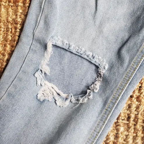 Distressed jeans size small fits women's size 4 only worn twice Blue - Image 2