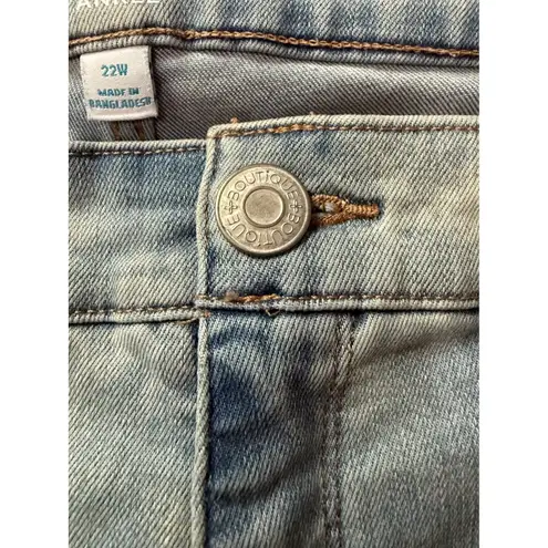 Boutique Women 22W Ankle Light Wash Floral Embroidered Jeans Feminine Streetwear Blue