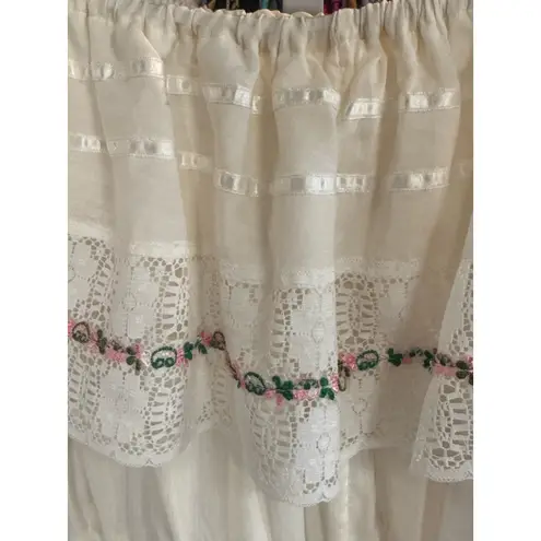 Boho Western off the shoulder, midi cotton dress with embroidery and lace size L White Size L