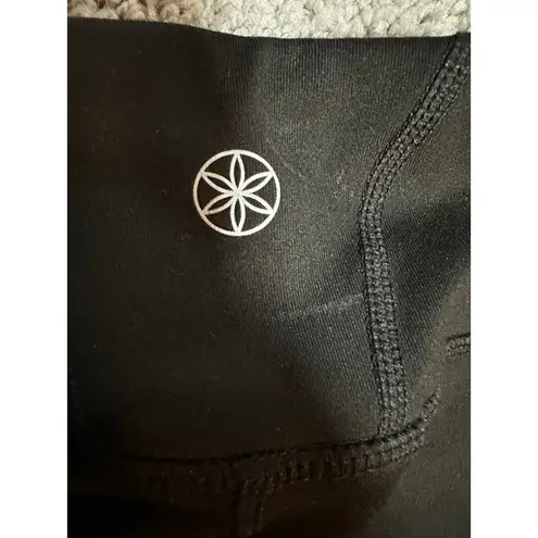 Gaiam  Black Cropped Leggings S