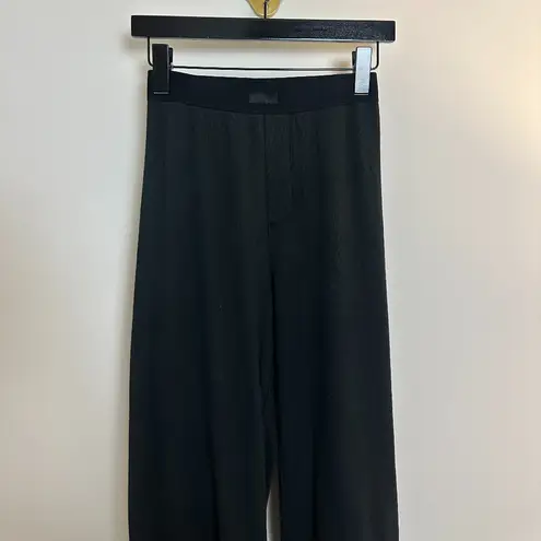 SKIMS Stretch Cotton Rib Pajama Pants in Soot Black Size Large