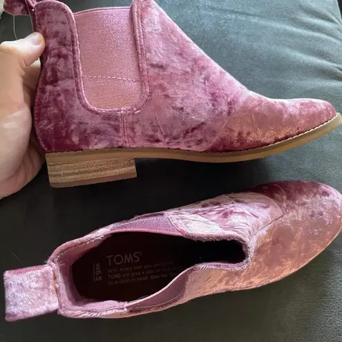 Toms NEW Women's  Pink Velvet Velour Ella Chelsea Boots size 6.5