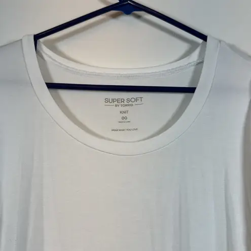 Torrid  Super Soft White Knit Eyelet Puffy Sleeves Size 00 EUC #VEG-0714