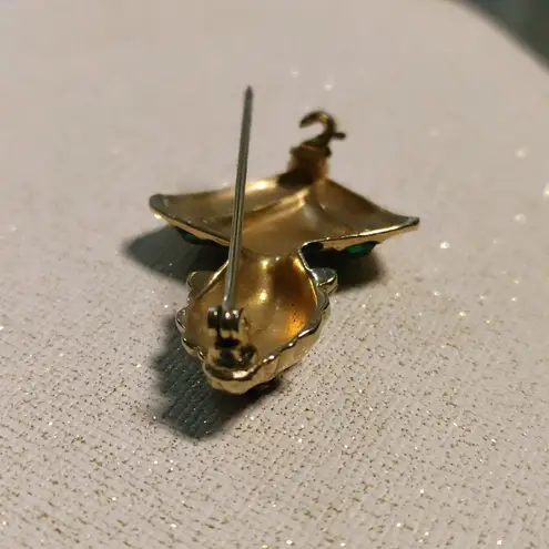 Jolle Rhinestone Genie Brooch 1940s Small Vintage Black Enamel Green Red Stones Gold