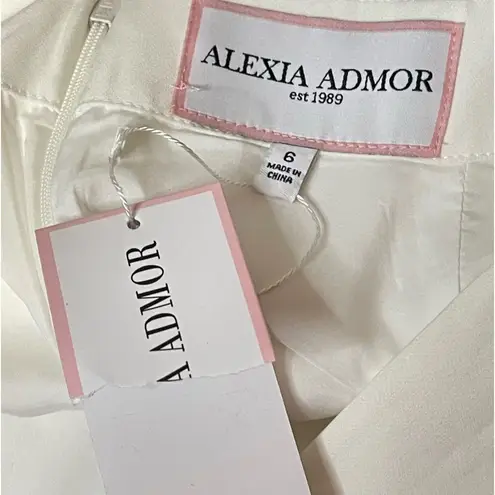 Alexia Admor NWT Harmonie White Mini Skirt, Size 6