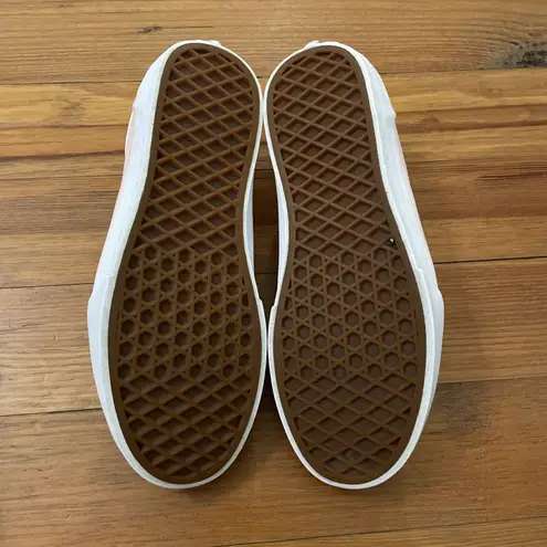 VANS Old Skool Pink Low top Sneaker Shoes Missy Size 6 Casual School Skateboard