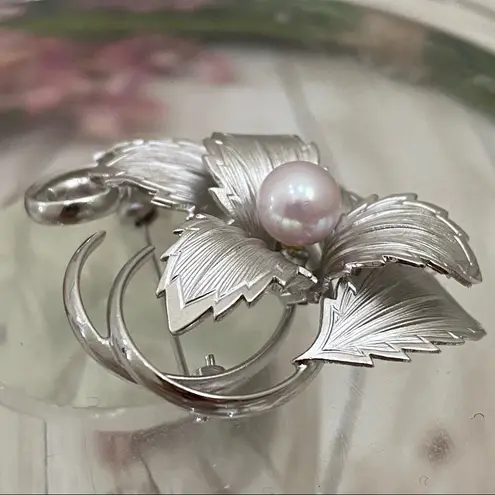 Vintage Asian 3D Flower Faux Pearl Brooch