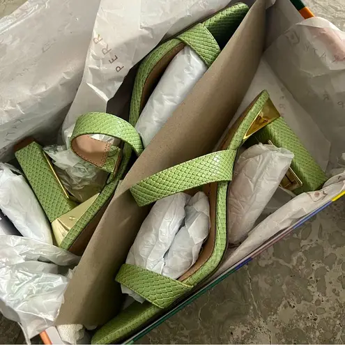 Katy Perry NWT The Hollow Heel Sandal, Celery Size 10M/40 New in Box Retail $109