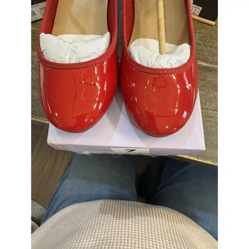 Madden Girl  Red Patent Leather Low‎ Heel Mary Janes Size 7.5 NIB Academia