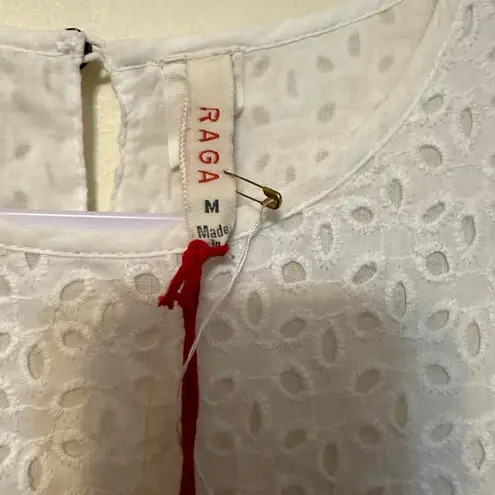 Raga NWT Boho White Ruffle Eyelet Sleeveless Top Size Medium