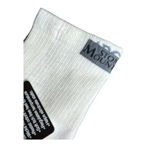 Stone Mountain Accessories Ivory women’s Socks size small.