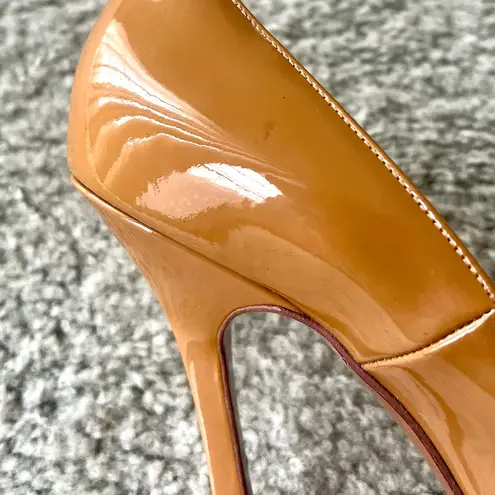 Saint Laurent Tribtoo 105 Nude Patent Leather Pumps EU 39/US 8.5 w/Original Box