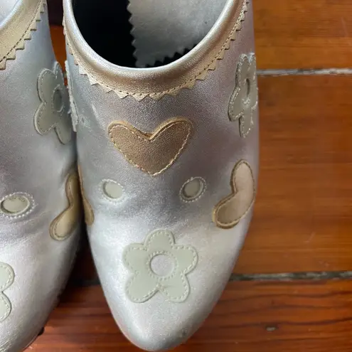 Alec Silver Metallic Hearts & Flowers Wooden Platform Studded Clogs Y2K Vntg 9