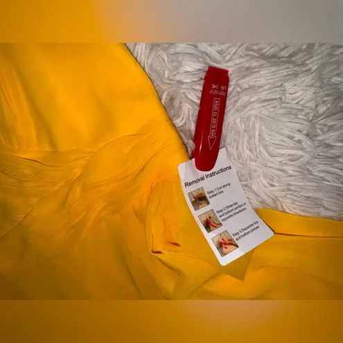 Mac Duggal NWOT  55412 Marigold Yellow Asymmetrical high low Hem Gown sz 2