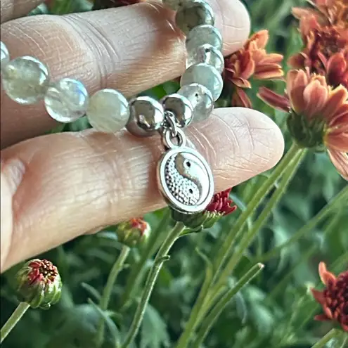 Handmade Labradorite + Hematite Beaded Bracelet with Yin Yang ☯️ Silver Charm *