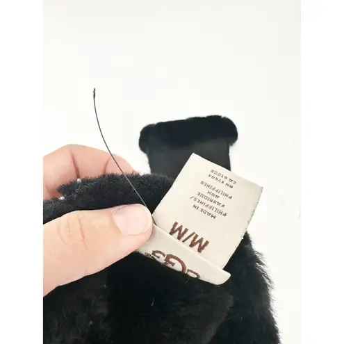 UGG Women's Black Sheepskin Gloves 15108 with Furfoil Size M NEW