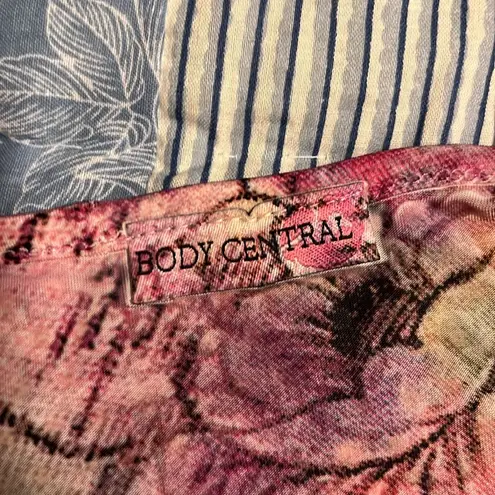 Body Central shimmery pink body con top size medium