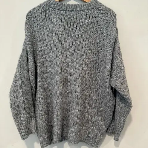 Ecote Urban Outfitters  Gray Cable Knit Oversized Sweater Sz Small 1325