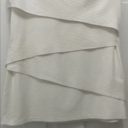 Bailey44 Bailey / 44 White Fitted Asymmetrical Layered Sleeveless Blouse - Size Medium