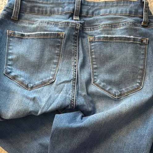 KanCan Medium Wash Skinny Jeans Slightly Distressed Blue Size 28