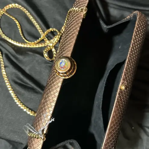 Swavorski Vintage Rare Clutch Bronze Fish Scale design wSwarovski Clusters kiss clasp