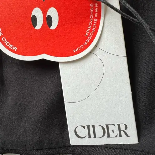 Cider fitted zip up crop top with cleavage enhancing slit BNWT 🏷️ NYE READY!✨🪩✨