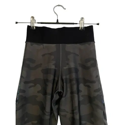 Ultracor Camo Ankle Crop Leggings Women Size Medium Gray Active Stripe USA Eco