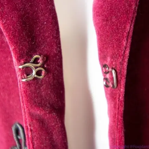 Maggy London 100% cotton embossment burgundy velvet blazer jacket, size 10