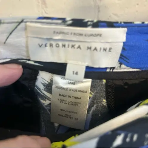 Veronika Maine Tropical print viscose wrap shorts size 14 ladies coastal preppy Blue