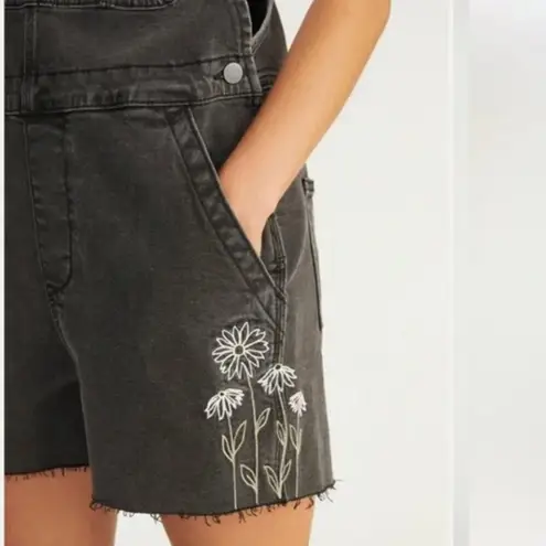 Driftwood #46 NWT Shortalls in Daisy Fields Black